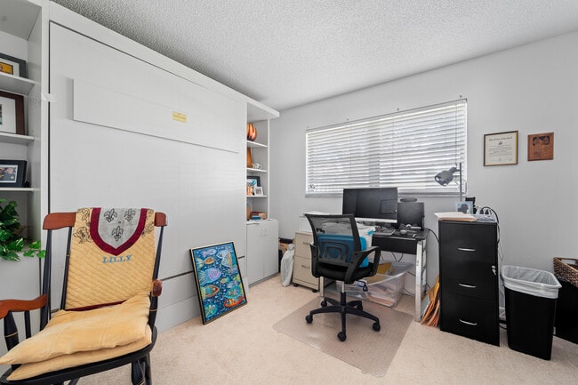 Building Photo - 18081 SE Country Club Dr