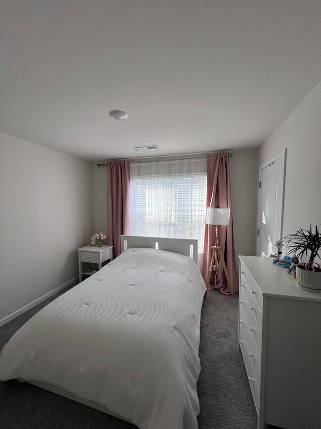 Foto del edificio - 95 Malcolm Ct