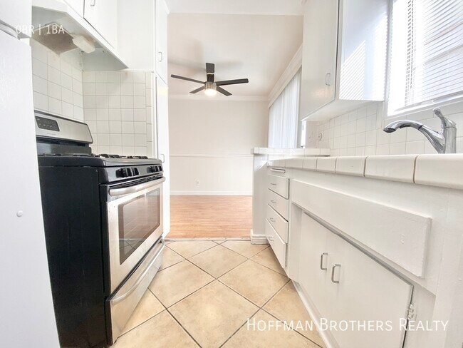 Foto del edificio - 5726 Camellia Ave