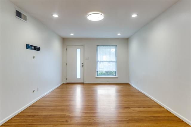 Foto del edificio - 3123 San Paula Ave
