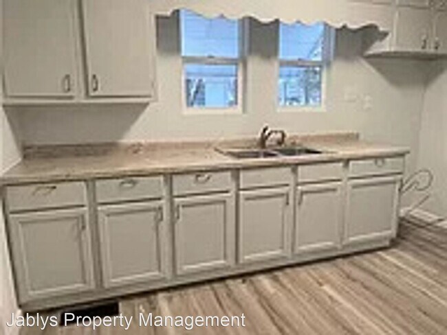Building Photo - 3 br, 1 bath House - 10 Ringwood Ways