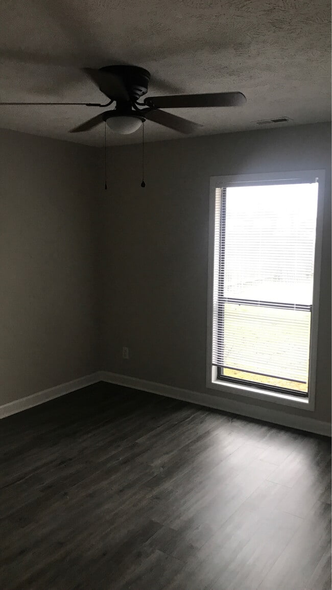 Building Photo - 476 Sheffield Ct