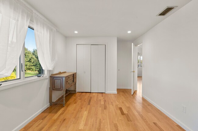Building Photo - 79 Falcon Ridge Rd