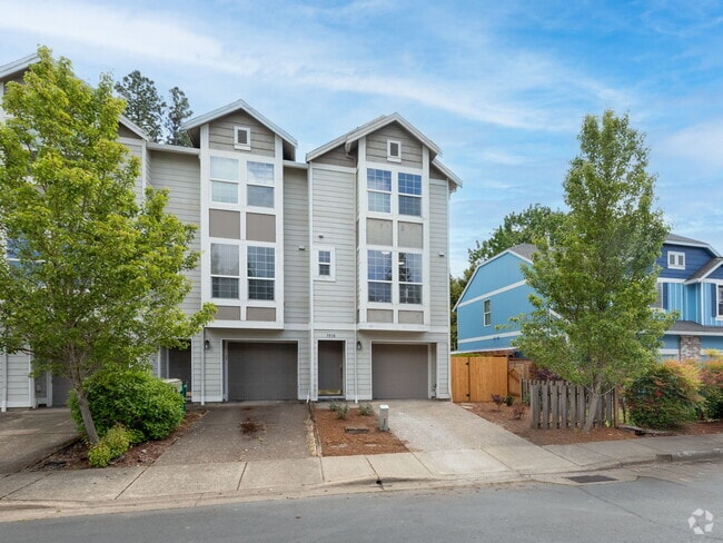 Building Photo - 3938 SW 182nd Pl