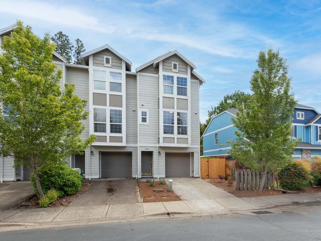 Primary Photo - 3938 SW 182nd Pl