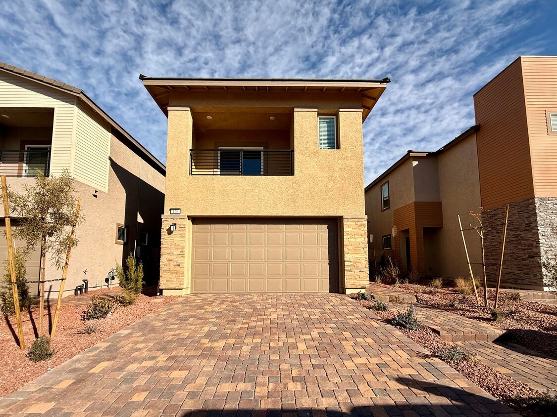 Foto principal - BRAND NEW 3 BED 2.5 BATH 2 CAR GARAGE SING...