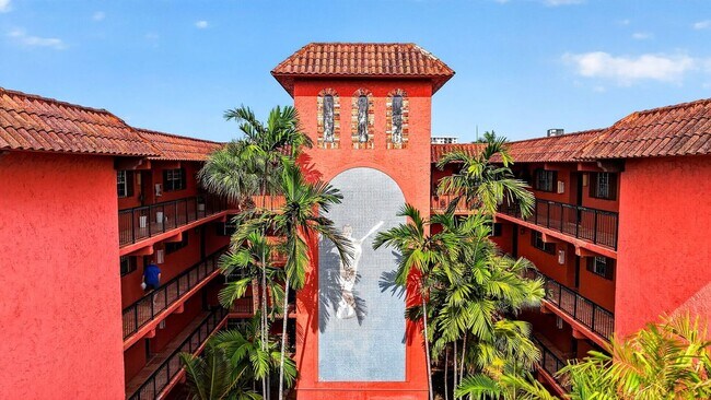 Foto del edificio - 660 Tennis Club Dr