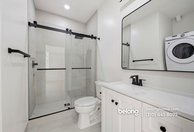 Foto del edificio - 7947 Atoll Ave