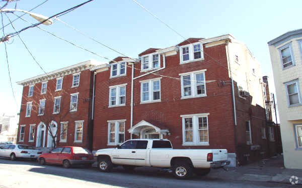 Foto del edificio - 400-404 W 7th St