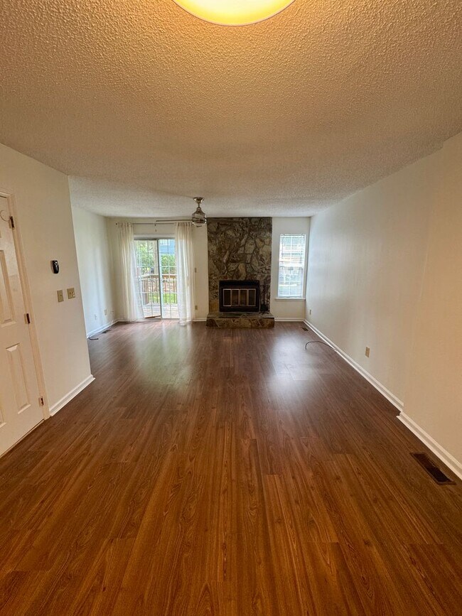 Foto del edificio - Cozy, 2BR, 2.5BA Townhouse in Raintree