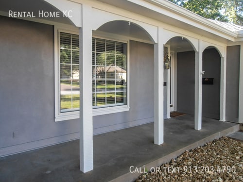 Building Photo - 10047 Lamar-