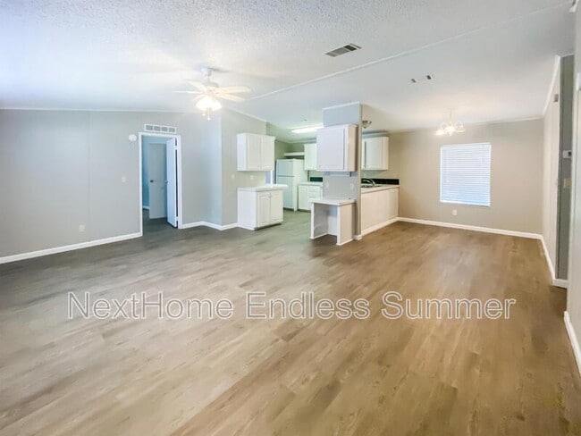 Building Photo - 608 Bee Bee Dr