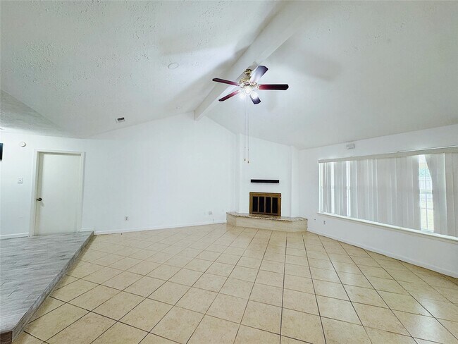 Building Photo - 12931 Becklin Ln