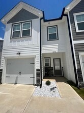 Building Photo - 1052 Linsmore Ave