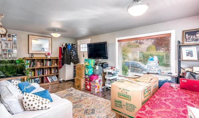 Building Photo - 3 bedroom in Seattle WA 98146