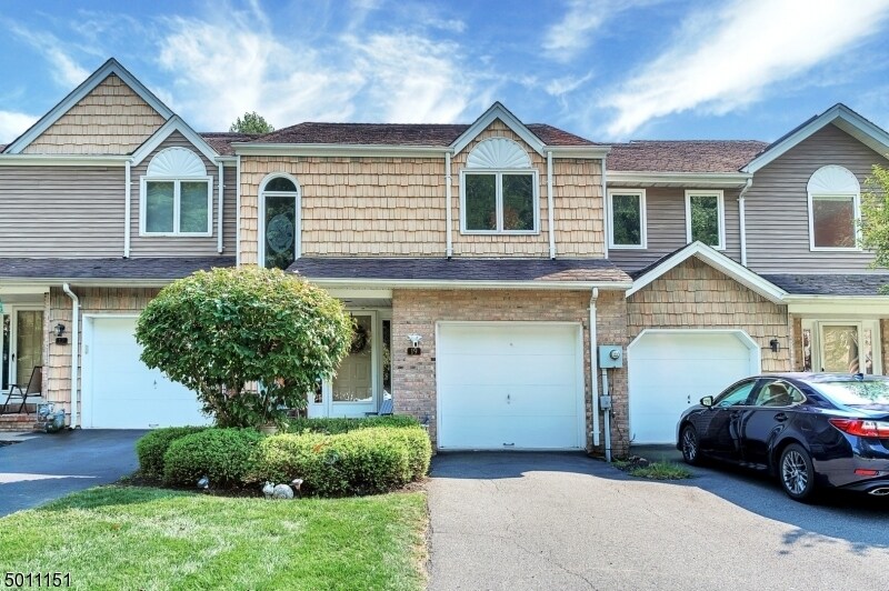 19 Edgefield Dr, Morris Plains, NJ 07950 Townhome Rentals in Morris