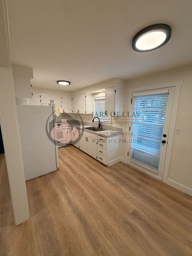 Building Photo - Berry Property #2025-1766