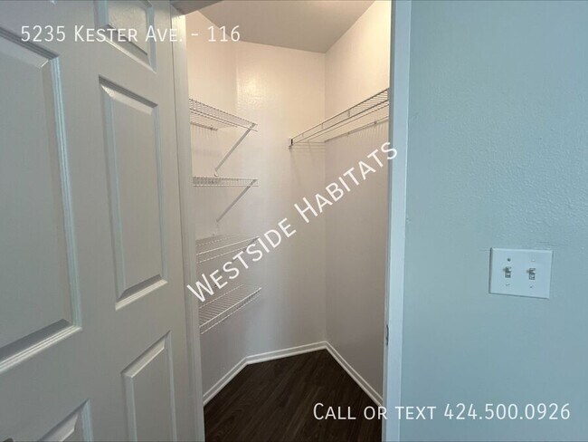 Foto del edificio - 5235 Kester Ave