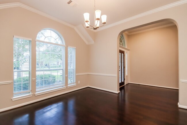 Foto del edificio - 1110 Bringewood Chase Dr