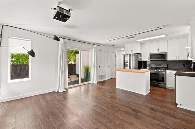 Building Photo - 5307 Prock Ln