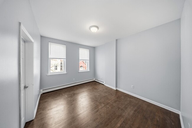 Foto del edificio - 303 3rd St