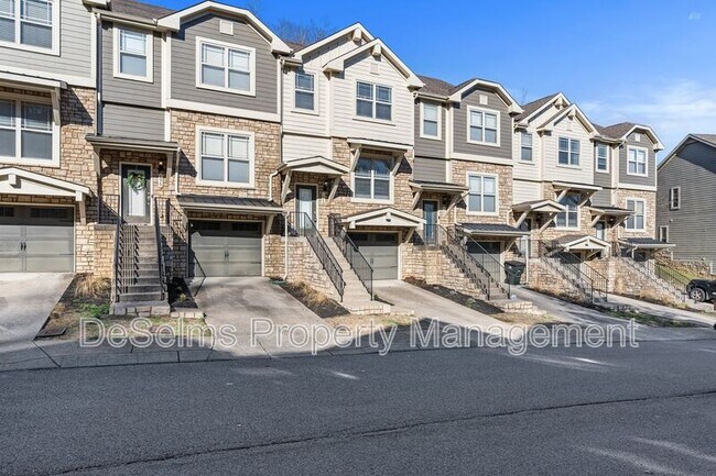 Foto del edificio - 1068 Woodbury Falls Dr