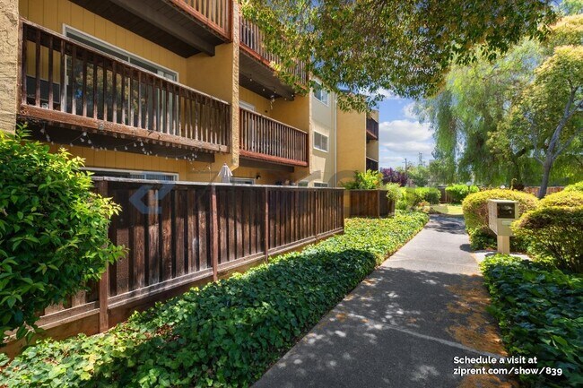 Foto del edificio - 1060 Oak Grove Rd