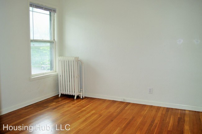 Building Photo - 468 Herschel St