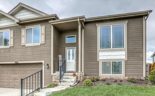 Building Photo - 13806 S 43rd Ave