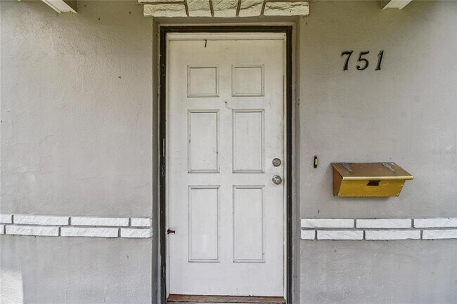 Foto del edificio - 751 Southwest Boulevard N