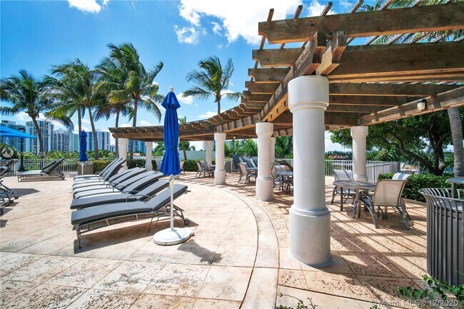 Building Photo - 21055 Yacht Club Dr