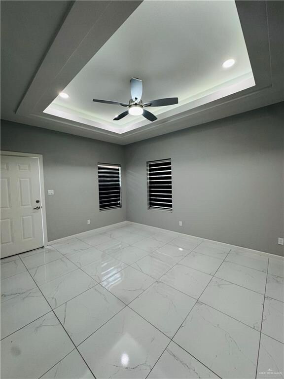 Foto del edificio - 1200 Country Club Dr