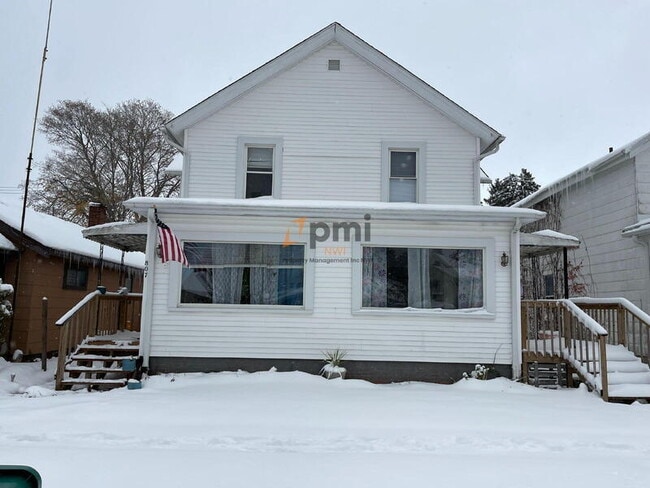 Building Photo - 807 Rose St