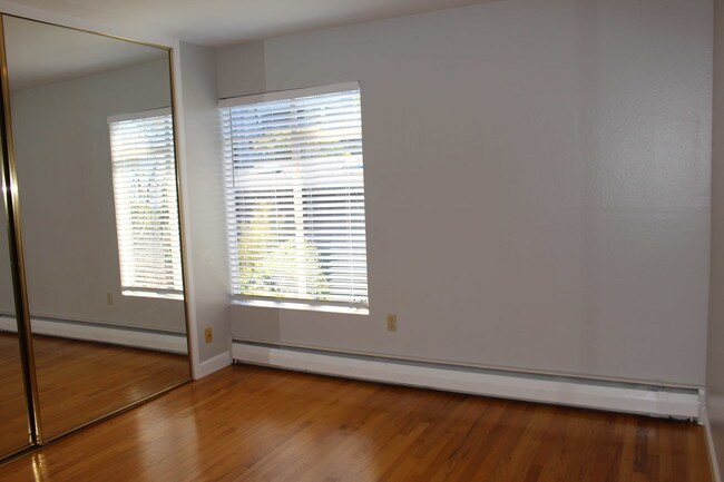 Foto del edificio - 740 Rhode Island St