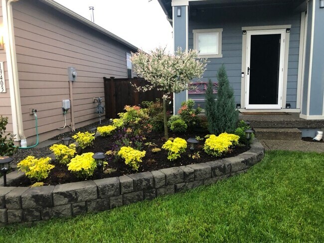 Building Photo - **Charming 5-Bedroom Home in Ridgeview Est...