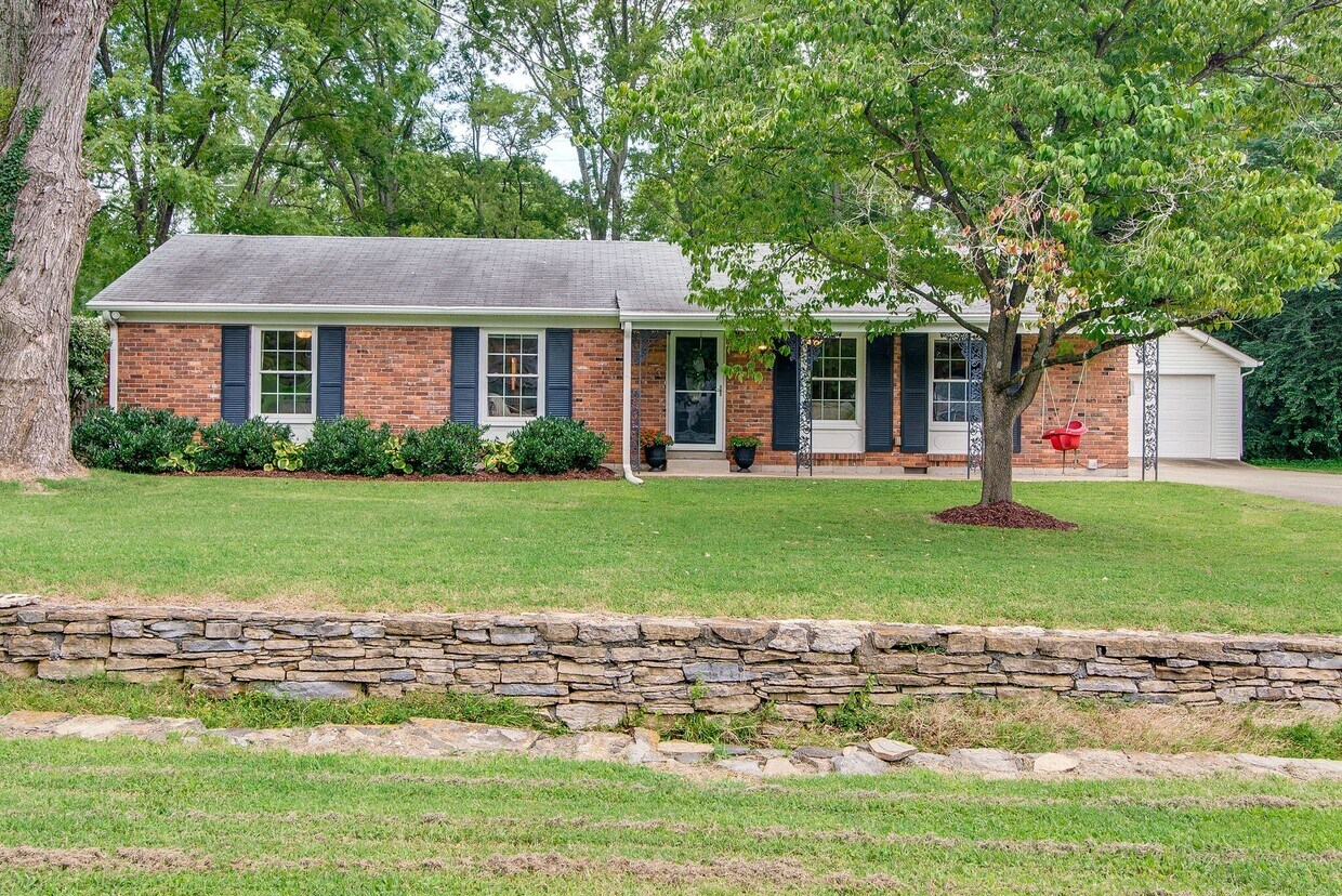 Primary Photo - 4822 Briarwood Dr