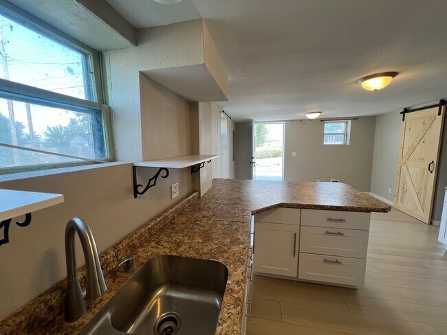 Foto del edificio - 1138 W 11th St