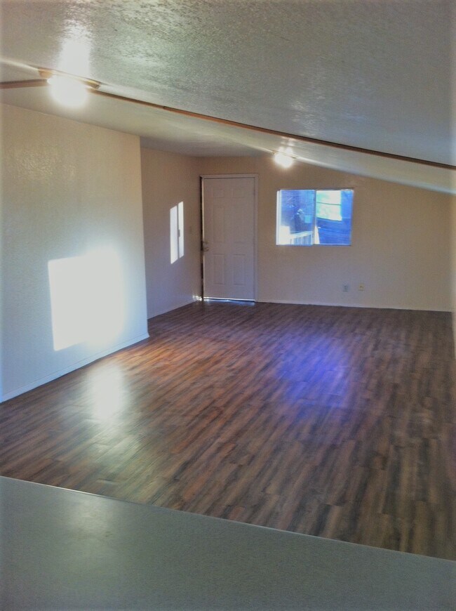 Entrada a la sala de estar - 338 La Manda Blvd