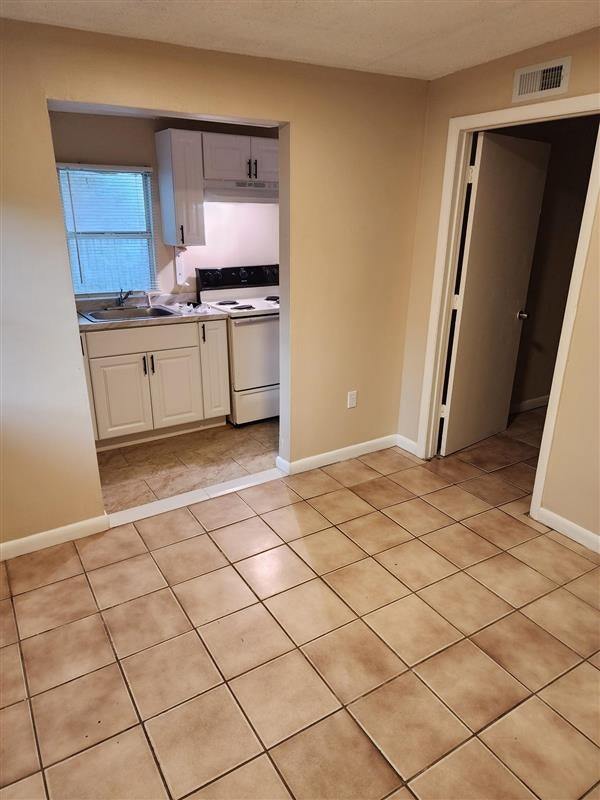 Foto del edificio - 812 E Lotus Ave