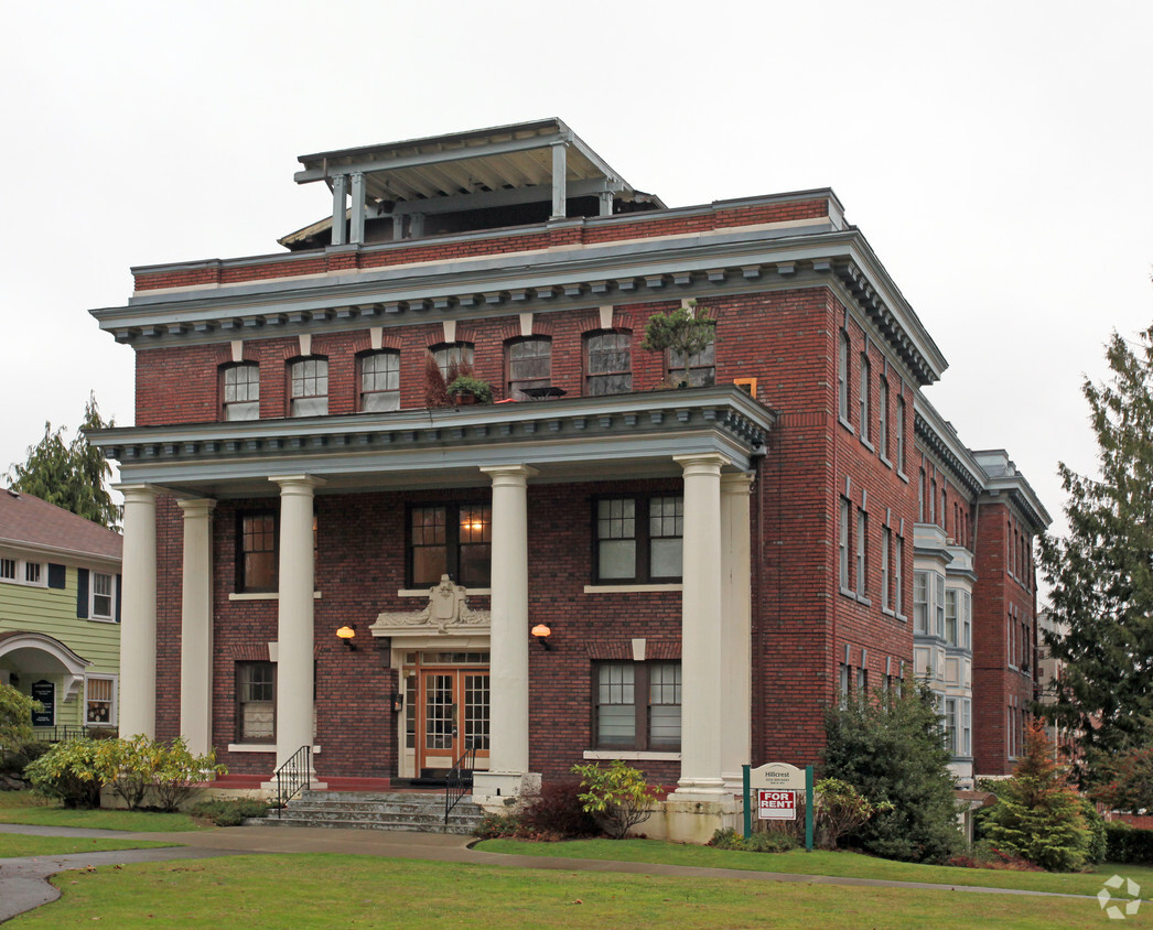 Primary Photo - Hillcrest Apartments