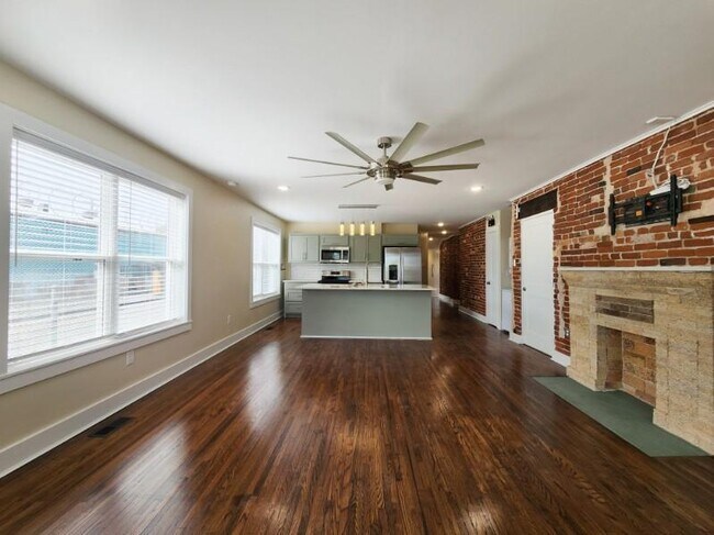Building Photo - 2529 E Admiral Pl