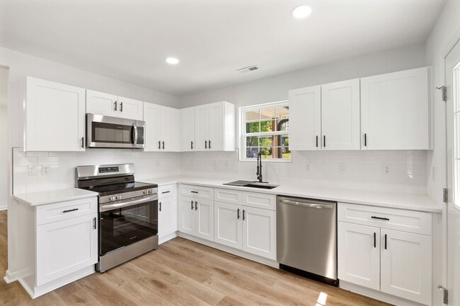 Foto del edificio - Completely Renovated Durham Home!
