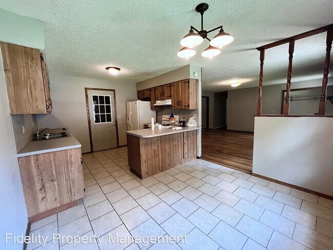 Building Photo - 3 br, 2 bath House - 2458 S. Fort