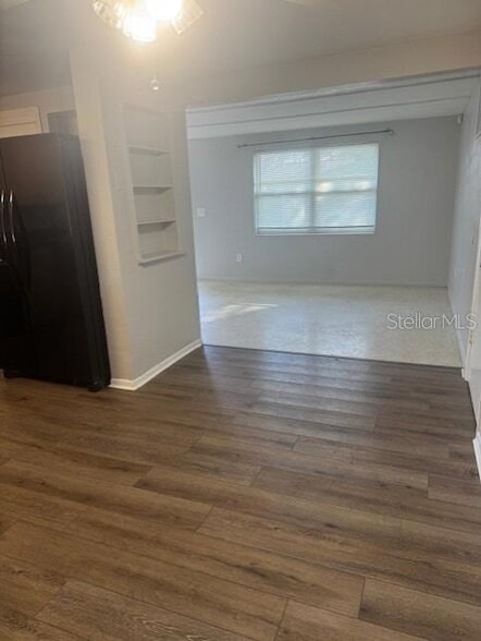 Foto del edificio - 3741 Kingsbury Dr