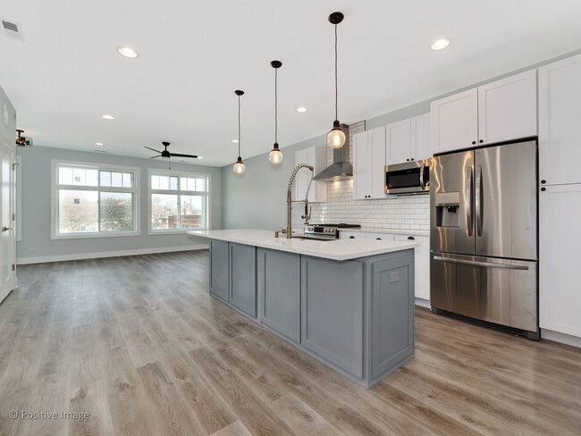 Foto del edificio - 4013 N Pulaski Rd