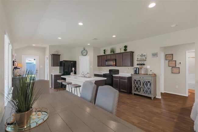 Foto del edificio - 2415 Allendale Garden Ln
