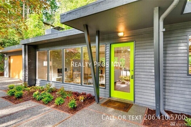 Foto del edificio - 1035 104th Ave SE