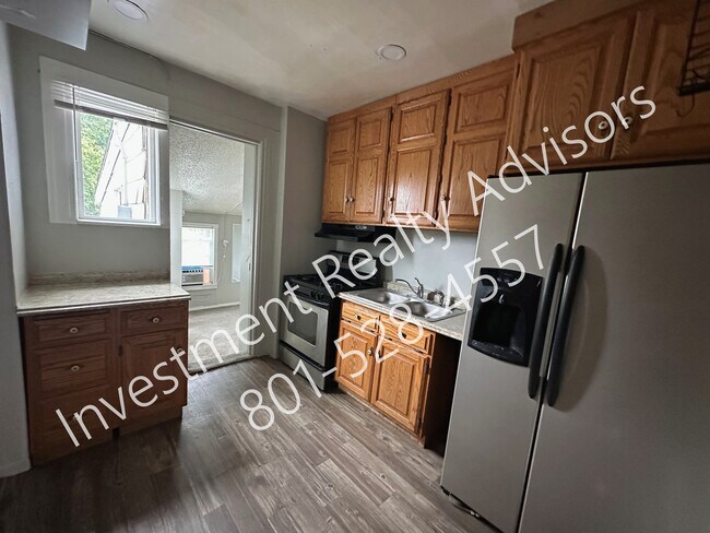 Building Photo - 403 E 2700 S