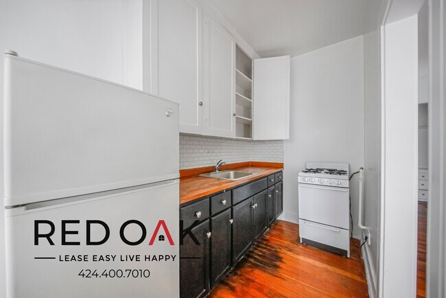 Building Photo - ~1.5 Months FREE~ Sunlit Studio with Gas F...