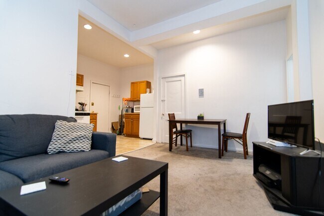 Foto del edificio - Nice 2 bed in Allston
